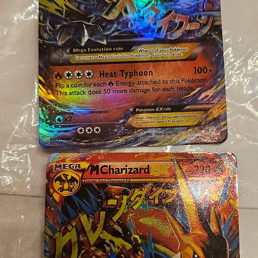 2 Pokemon cards